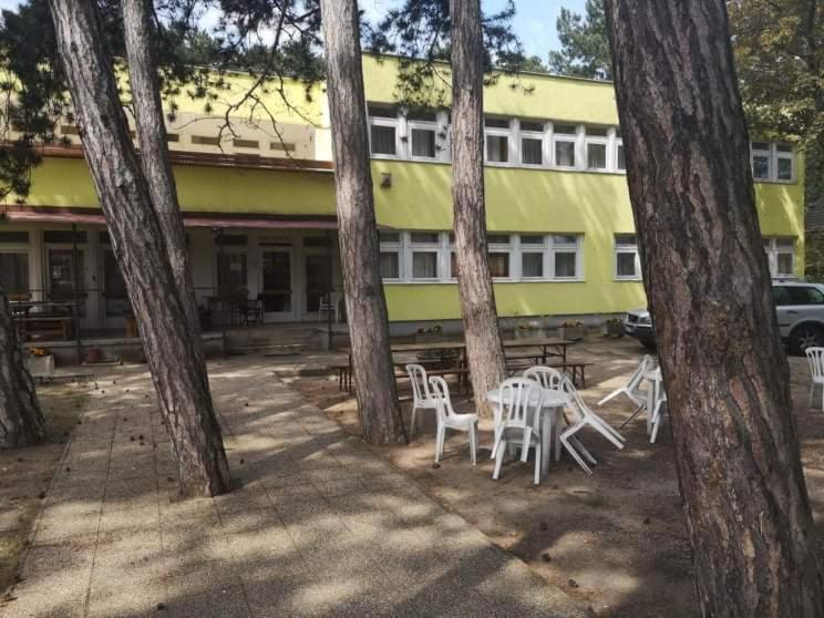 Bed and Breakfast Fenyves Panzio Шиофок Экстерьер фото